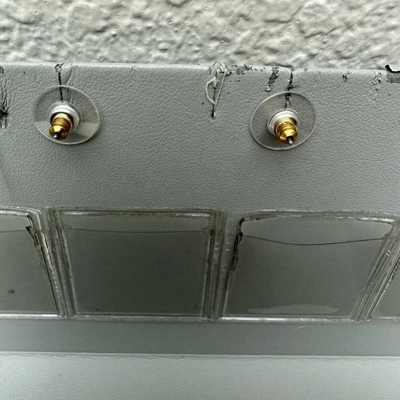 PAPA GEMS VINTAGE JEWELRY SHOP Black Tiered Tassle Dangle Earrings - Picture 3 of 7